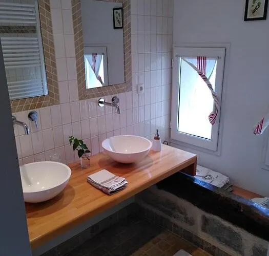 Le Clot De Meste Duran Oda ve Kahvaltı Condom